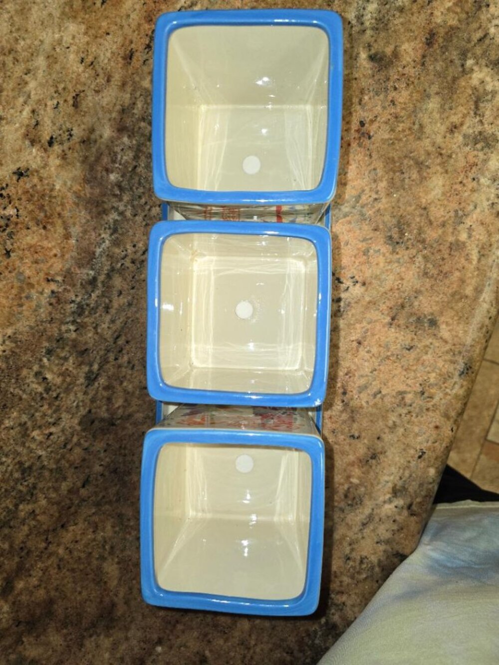 Temp-tations by Tara 4-Piece Set Includes 3 Planters and Tray EUC - Picture 6 of 8
